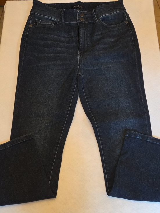 Judy Blue Denim - Judy Blue Dark Wash Capri Jeans. Size 11/30